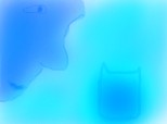 un om albastru se uita la un pahar cu apa
